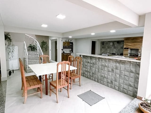 Casa com 360m² 4 quartos e 5 banheiros, à venda, no bairro Costa do Sol em Macaé