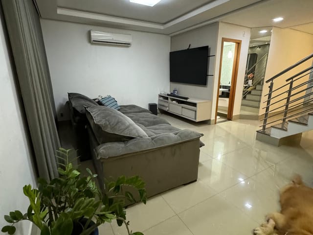 Casa 3 quartos e 2 banheiros, à venda, no bairro Santa Cruz em Cuiabá
