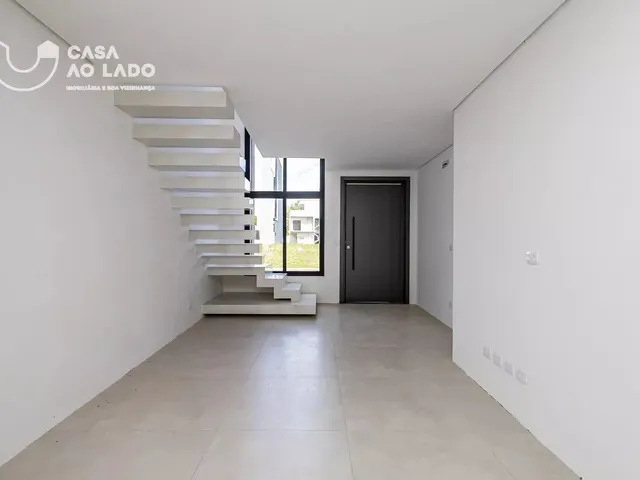 Casa 3 quartos e 2 banheiros, à venda, no bairro Santa Cândida em Curitiba