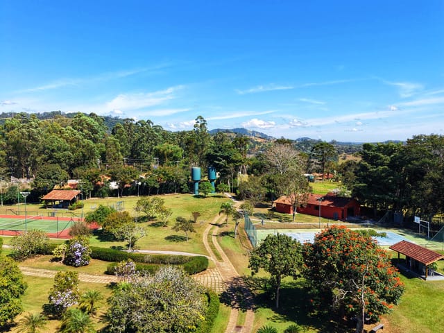 Casa com 5900m² 6 quartos e 4 banheiros, à venda, no bairro 01 em Piracaia