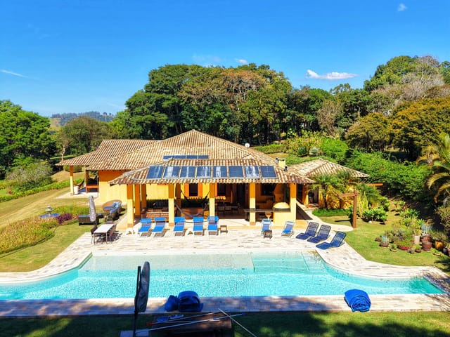 Casa com 5900m² 6 quartos e 4 banheiros, à venda, no bairro 01 em Piracaia