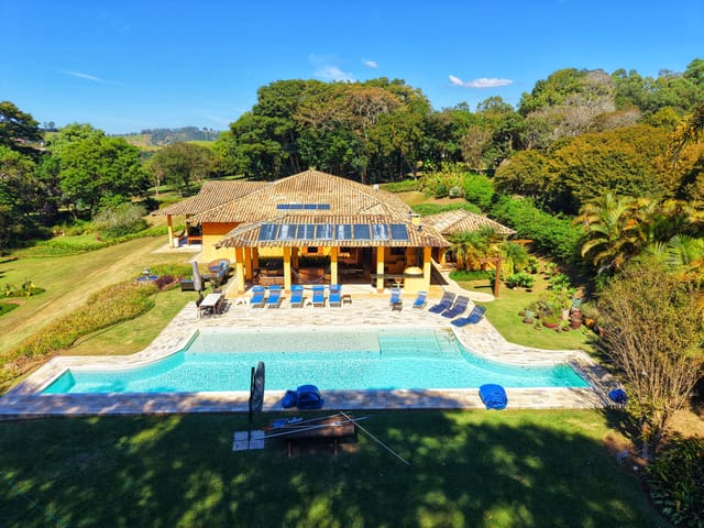 Casa com 5900m² 6 quartos e 4 banheiros, à venda, no bairro 01 em Piracaia