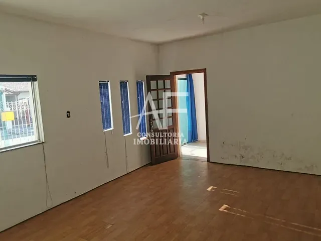Casa com 250m², para alugar, no bairro Jardim Maria Augusta em Taubaté