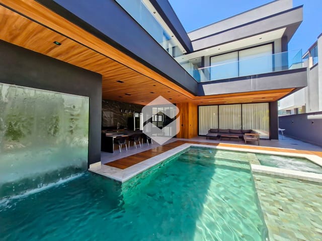 Casa com 600m² 5 quartos e 9 banheiros, à venda, no bairro Barra da Tijuca em Rio de Janeiro