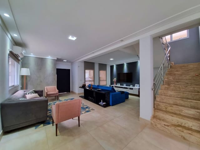 Casa com 250m² 4 quartos e 5 banheiros, à venda, no bairro Urbanova em São José dos Campos