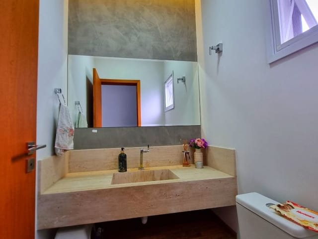 Casa com 250m² 4 quartos e 5 banheiros, à venda, no bairro Urbanova em São José dos Campos