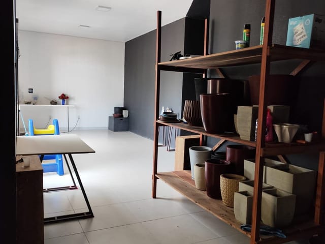 Casa com 450m² 3 quartos e 3 banheiros, à venda ou para alugar, no bairro Santa Rosa em Cuiabá