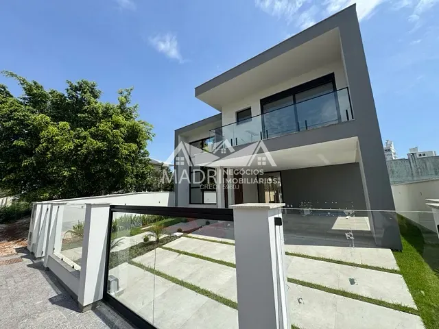 Casa com 276m² 4 quartos e 5 banheiros, à venda, no bairro Pedra Branca em Palhoça