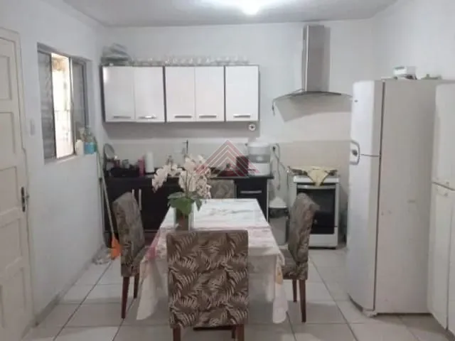 Casa com 125m² 2 quartos e 1 banheiro, à venda, no bairro Jardim Luzitano em Mauá
