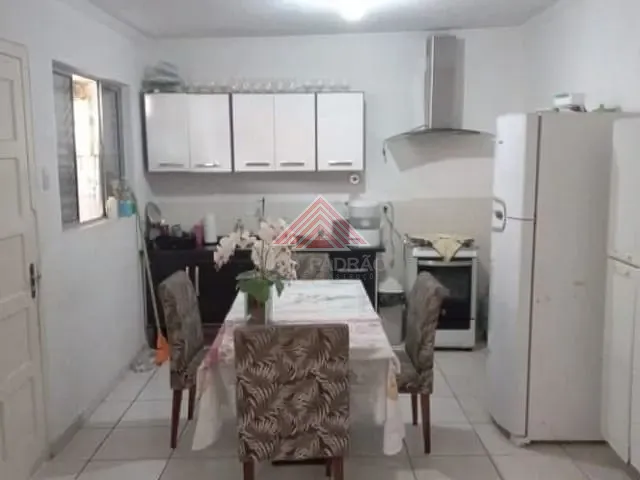 Casa com 125m² 2 quartos e 1 banheiro, à venda, no bairro Jardim Luzitano em Mauá