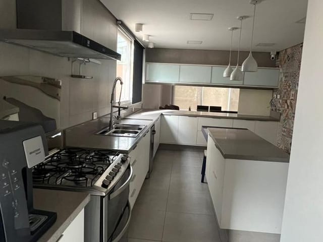 Casa com 442m² 4 quartos e 6 banheiros, para alugar, no bairro Alphaville em Santana de Parnaíba