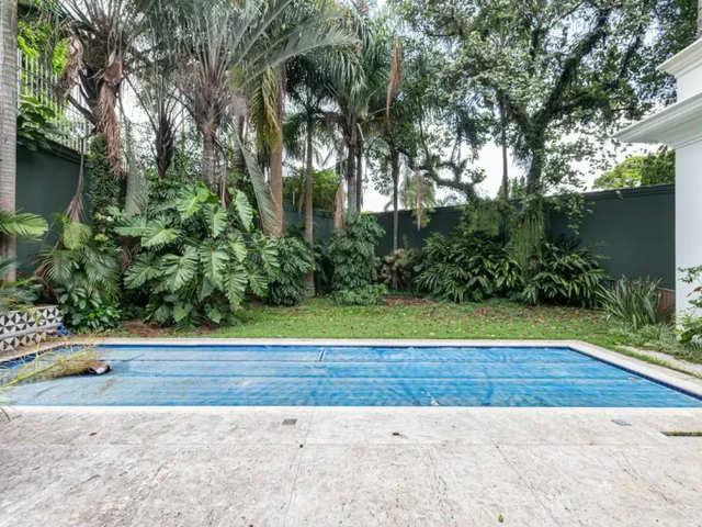 Casa com 700m² 4 quartos e 6 banheiros, à venda, no bairro Jardim Europa em São Paulo