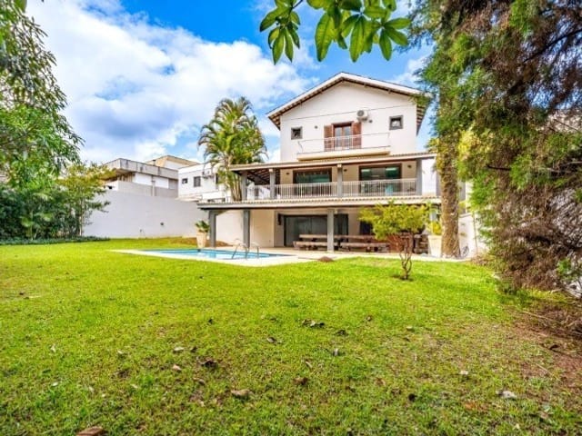 Casa com 1000m² 4 quartos e 5 banheiros, à venda, no bairro Alphaville em Santana de Parnaíba