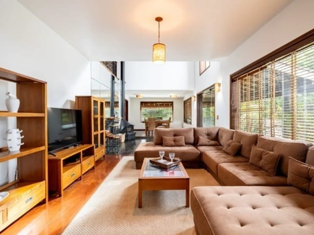 Casa com 1000m² 4 quartos e 5 banheiros, à venda, no bairro Alphaville em Santana de Parnaíba