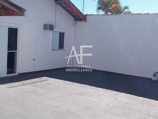 Casa com 250m², à venda, no bairro Jardim Independência em Taubaté