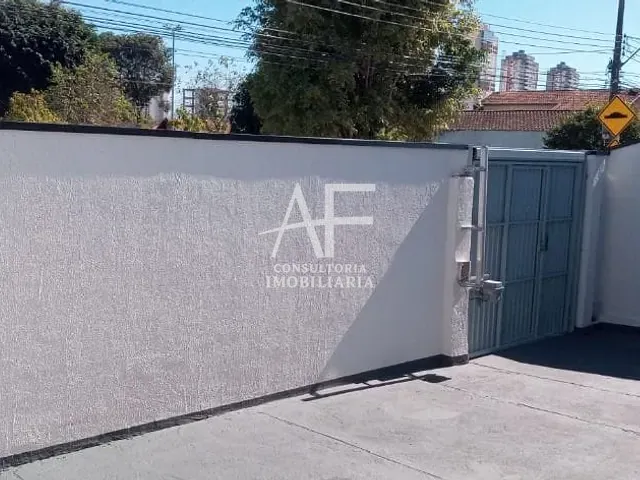 Casa com 250m², à venda, no bairro Jardim Independência em Taubaté