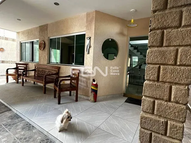 Casa com 230m² 5 quartos e 4 banheiros, à venda, no bairro Arembepe (Abrantes) em Camaçari