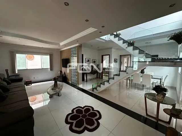 Casa com 230m² 5 quartos e 4 banheiros, à venda, no bairro Arembepe (Abrantes) em Camaçari