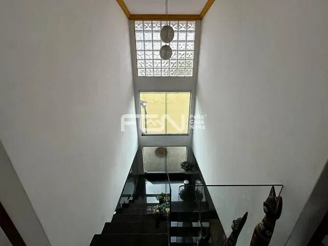 Casa com 230m² 5 quartos e 4 banheiros, à venda, no bairro Arembepe (Abrantes) em Camaçari