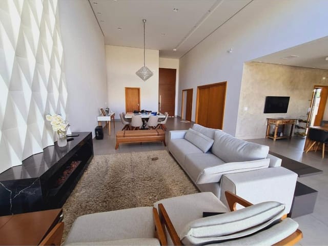 Casa com 600m² 4 quartos e 3 banheiros, à venda, no bairro Condomínio Residencial Colinas do Paratehy em São José dos Campos