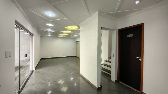 Casa para alugar, no bairro Centro em Londrina