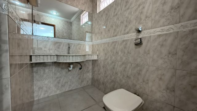 Casa para alugar, no bairro Centro em Londrina