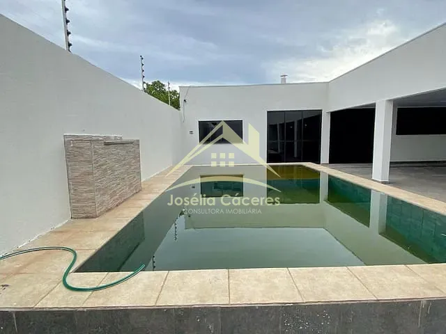 Casa com 360m² 3 quartos e 3 banheiros, à venda, no bairro Petrópolis em Várzea Grande