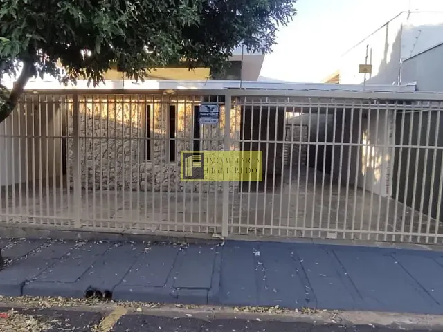 Casa com 300m² 3 quartos e 3 banheiros, para alugar, no bairro Vila Aeroporto em São José do Rio Preto