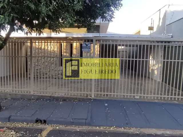 Casa com 300m² 3 quartos e 3 banheiros, para alugar, no bairro Vila Aeroporto em São José do Rio Preto