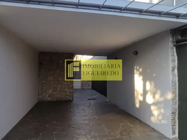 Casa com 300m² 3 quartos e 3 banheiros, para alugar, no bairro Vila Aeroporto em São José do Rio Preto