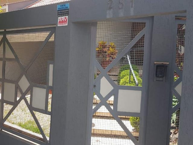 Casa 4 quartos e 2 banheiros, à venda, no bairro Jardim Vila Rica em Cambé