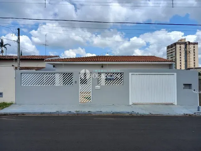 Casa com 351m² 3 quartos e 2 banheiros, para alugar, no bairro Jardim Rezek I em Artur Nogueira