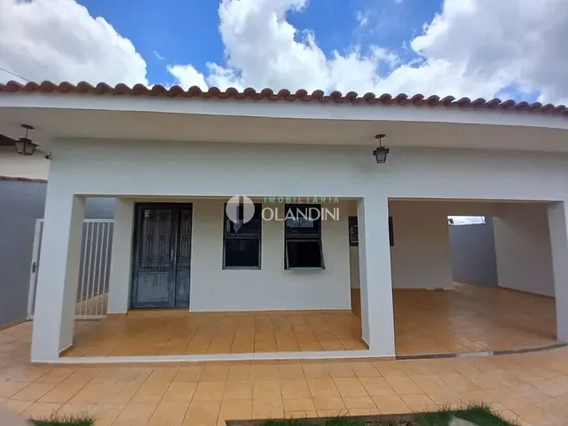 Casa com 351m² 3 quartos e 2 banheiros, para alugar, no bairro Jardim Rezek I em Artur Nogueira