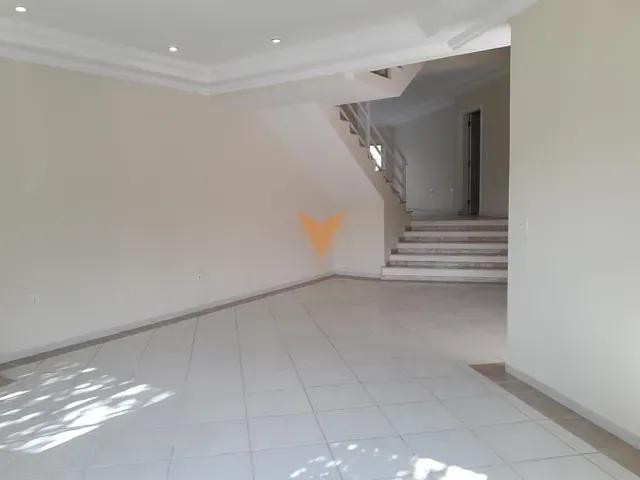 Casa com 560m² 4 quartos e 4 banheiros, à venda, no bairro Residencial Morada dos Lagos em Barueri