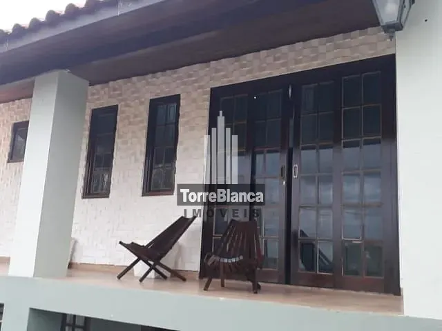 Casa com 312m² 3 quartos e 2 banheiros, à venda, no bairro Periquitos em Ponta Grossa