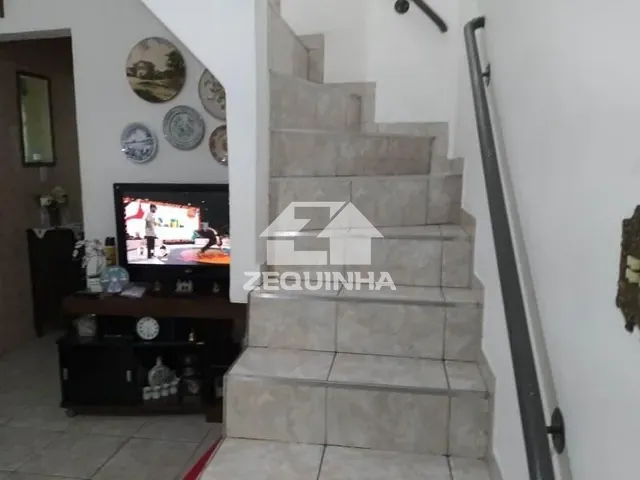 Casa com 139m² 4 quartos e 3 banheiros, à venda, no bairro Jardim de Abril em Osasco