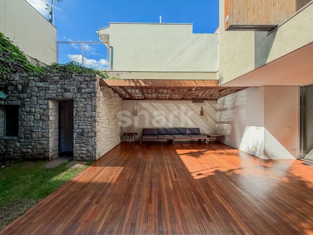 Casa 3 quartos e 5 banheiros, à venda ou para alugar, no bairro Jardim Paulista em São Paulo