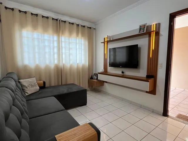 Casa com 150m² 3 quartos e 2 banheiros, para alugar, no bairro Coliseu em Londrina