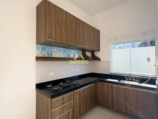 Casa com 240m² 3 quartos e 3 banheiros, para alugar, no bairro Residencial São Bento em Salto