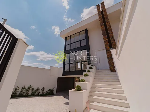 Casa com 535m² 3 quartos e 3 banheiros, à venda, no bairro América em Joinville