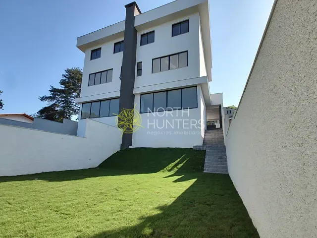 Casa com 535m² 3 quartos e 3 banheiros, à venda, no bairro América em Joinville