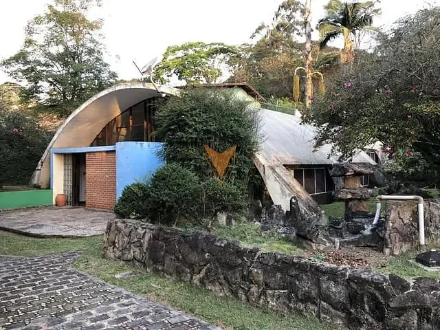 Casa com 1147m² 4 quartos e 5 banheiros, à venda ou para alugar, no bairro Miolo da Granja Viana em Cotia