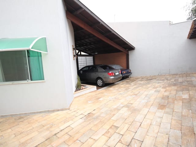 Casa com 350m² 3 quartos e 3 banheiros, à venda ou para alugar, no bairro Parque Colina da Mantiqueira em São João da Boa Vista