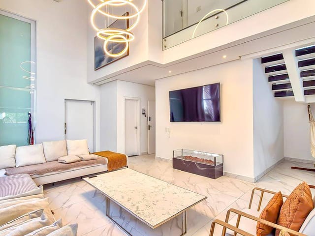 Casa com 420m² 5 quartos e 7 banheiros, à venda, no bairro Alphaville em Santana de Parnaíba