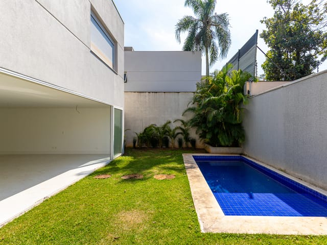 Casa 4 quartos e 6 banheiros, à venda, no bairro Chácara Santo Antônio (Zona Sul) em São Paulo