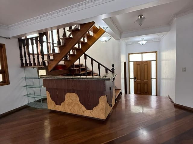 Casa com 307m² 4 quartos e 5 banheiros, à venda ou para alugar, no bairro Alphaville em Santana de Parnaíba