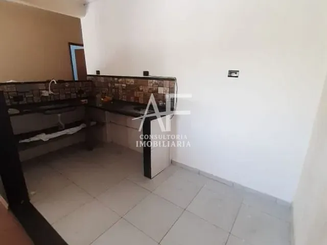 Casa com 230m² 3 quartos e 2 banheiros, à venda, no bairro Parque São Cristóvão em Taubaté