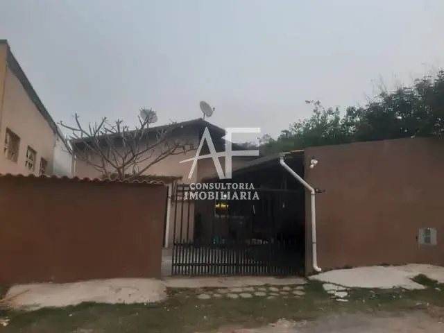 Casa com 230m² 3 quartos e 2 banheiros, à venda, no bairro Parque São Cristóvão em Taubaté