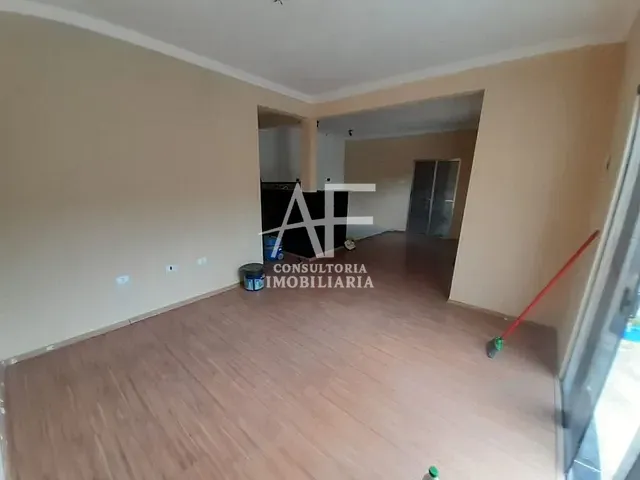 Casa com 230m² 3 quartos e 2 banheiros, à venda, no bairro Parque São Cristóvão em Taubaté