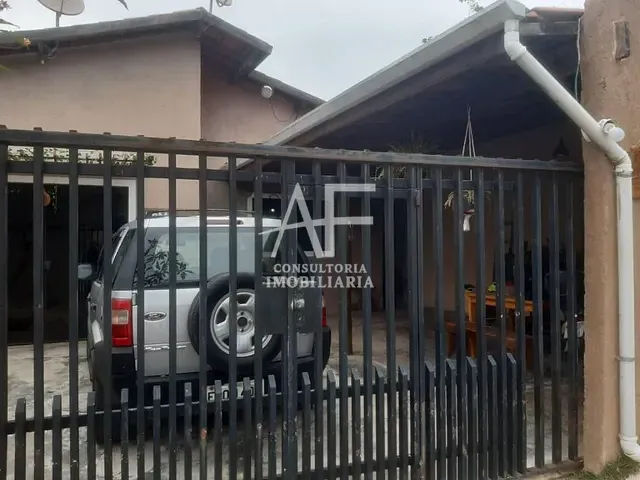 Casa com 230m² 3 quartos e 2 banheiros, à venda, no bairro Parque São Cristóvão em Taubaté